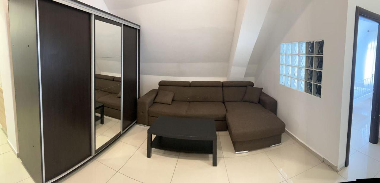 Chez Ana Apartment Otopeni Exterior photo