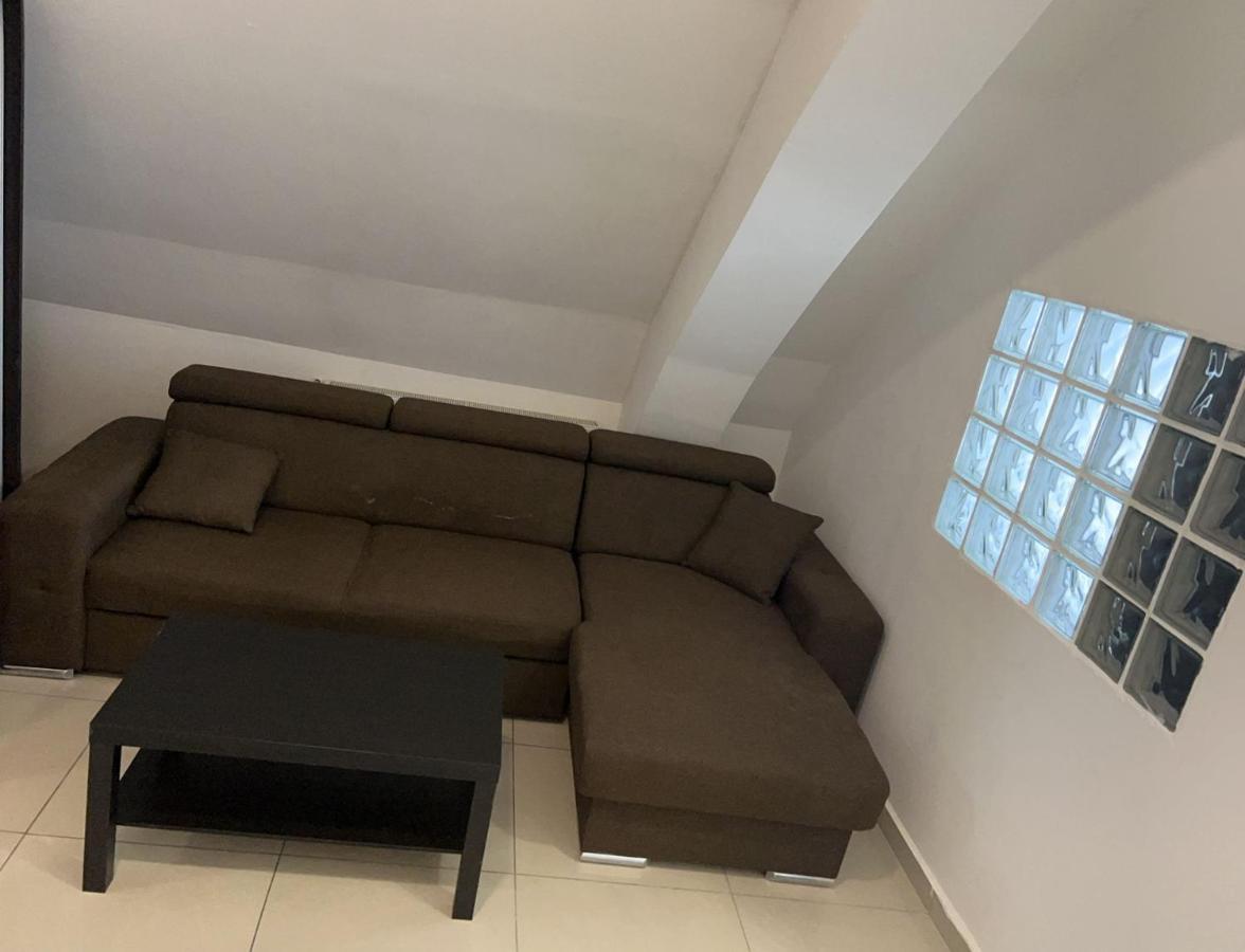 Chez Ana Apartment Otopeni Exterior photo